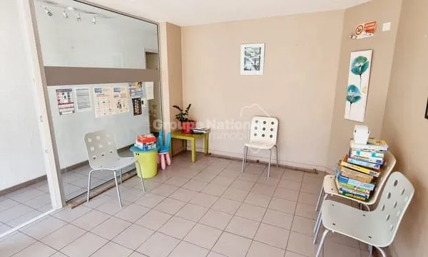 Local d'activité de 84m² avec 2 places de parking