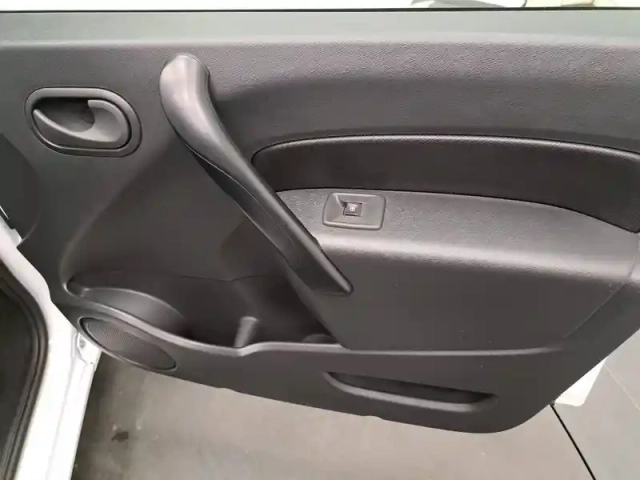 Renault Kangoo blue dci 80 — photo 24