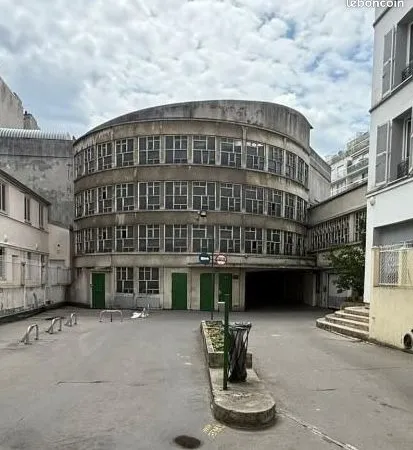 BOX FERME / PARKIN SECURISE - Rue Riquet Paris 18e - Accès facile