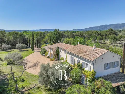 Maison 14 pièces 330 m²