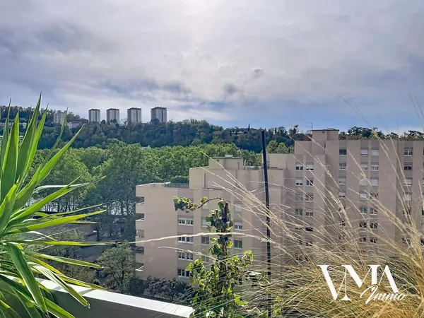 Appartement T5 de 118 m2 Climatisé avec balcon Sud-Ouest, vu