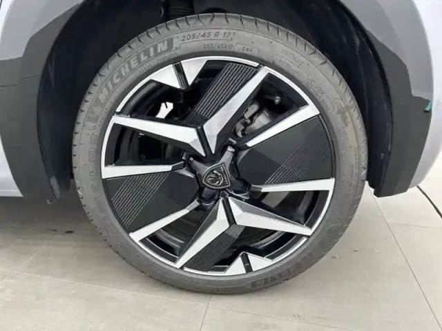 Peugeot 208 hybrid 110 e-dcs6 — photo 41
