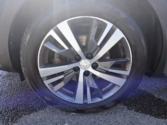 Peugeot 3008 puretech 130ch s&amp;s eat8 — photo 13
