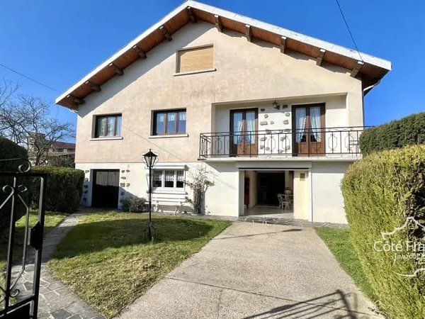 Maison Attigny 110 m2 habitables - superficie totale 260 m2-