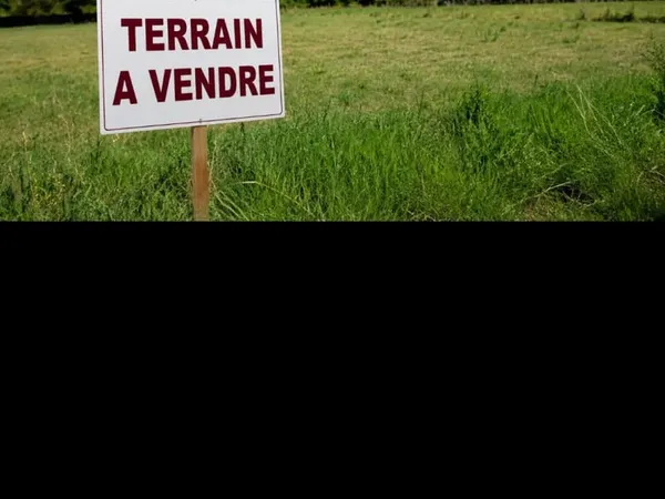 Terrain 233 m²