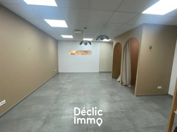 Local commercial 2 pièces 170 m²