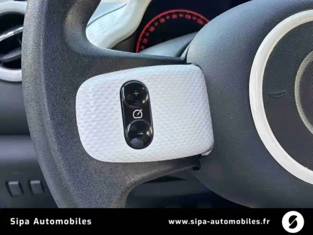 Renault Twingo iii 1.0 sce 70 e6c — photo 17