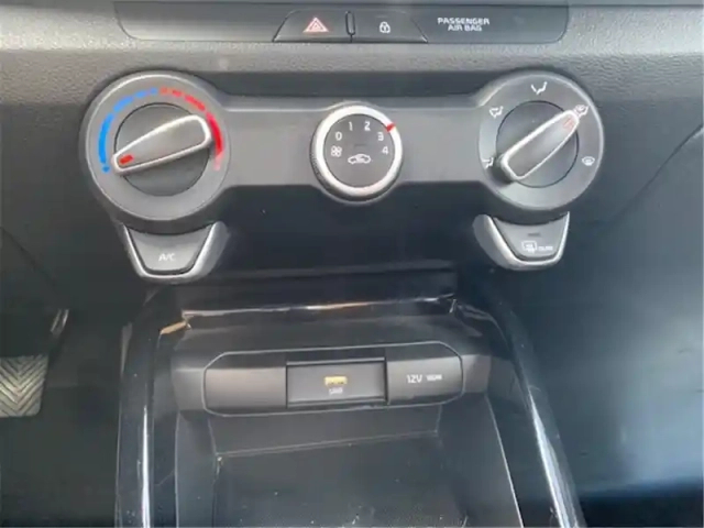 Kia Stonic 1.0 t-gdi 100 ch bvm6 — photo 20