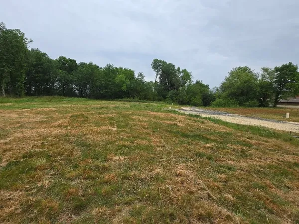 Terrain 586 m²