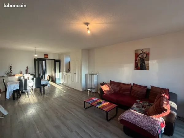 Ensemble immobilier appartement en duplex et local commercial - 209 m2
