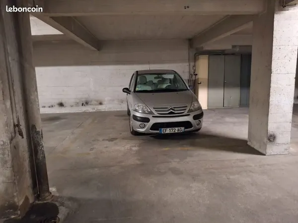 Garage et parking Vente Paris 17m² 16000€
