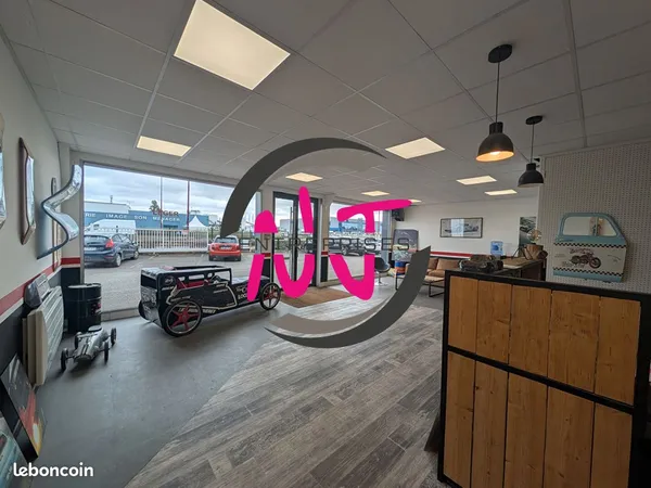 Local commercial 403 m² LE MANS