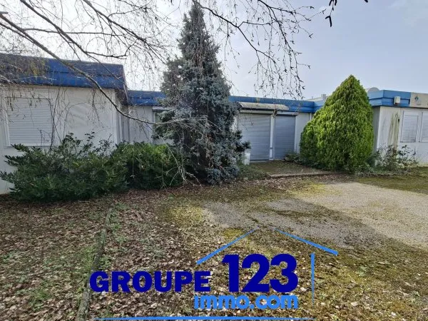 Local commercial 7 pièces 212 m²