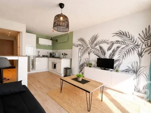 Studio 1 pièce 24 m²