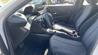 Peugeot 208 1.2 Hybrid 110ch Style e-DCS6 — photo 12