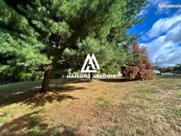 Terrain 1 097 m² Verneuil Sur Vienne
