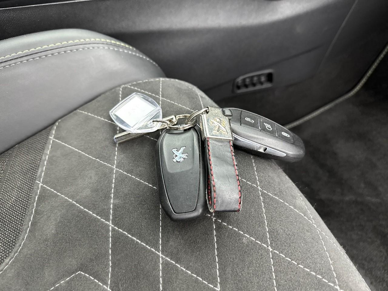 Peugeot 2008 electrique 136 ch gt pack — photo 34