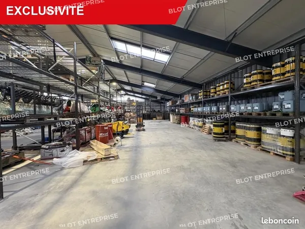 Local d'activité 2 400 m²
