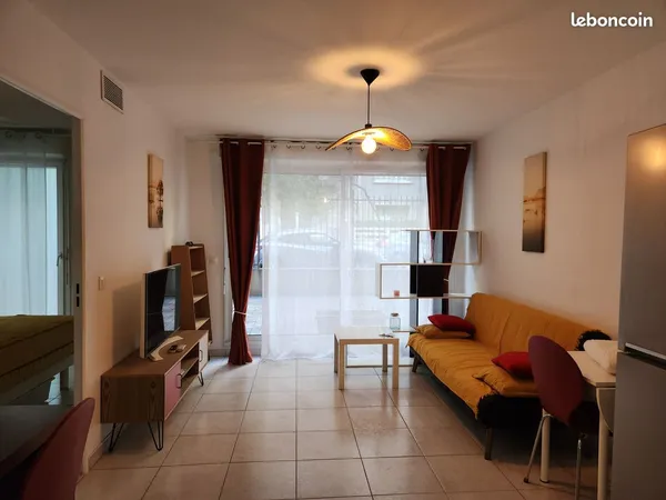 T2 Breteuil/Bouchard 37m² rez de chaussée