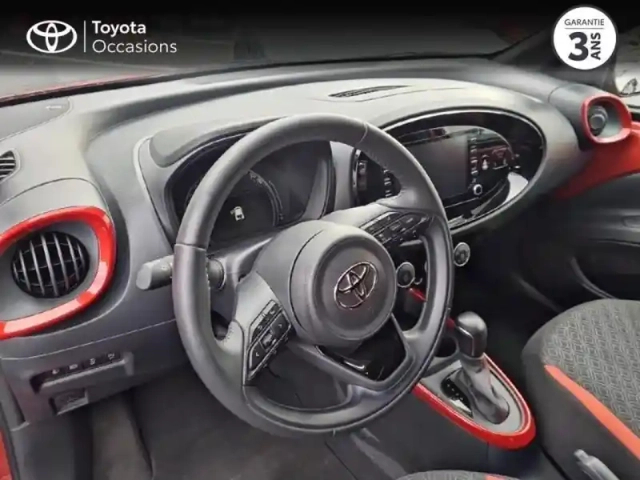 Toyota Aygo x 1.0 vvt-i 72ch design s-cvt — photo 8