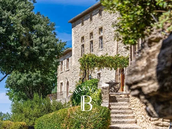 Château 11 pièces 355 m²