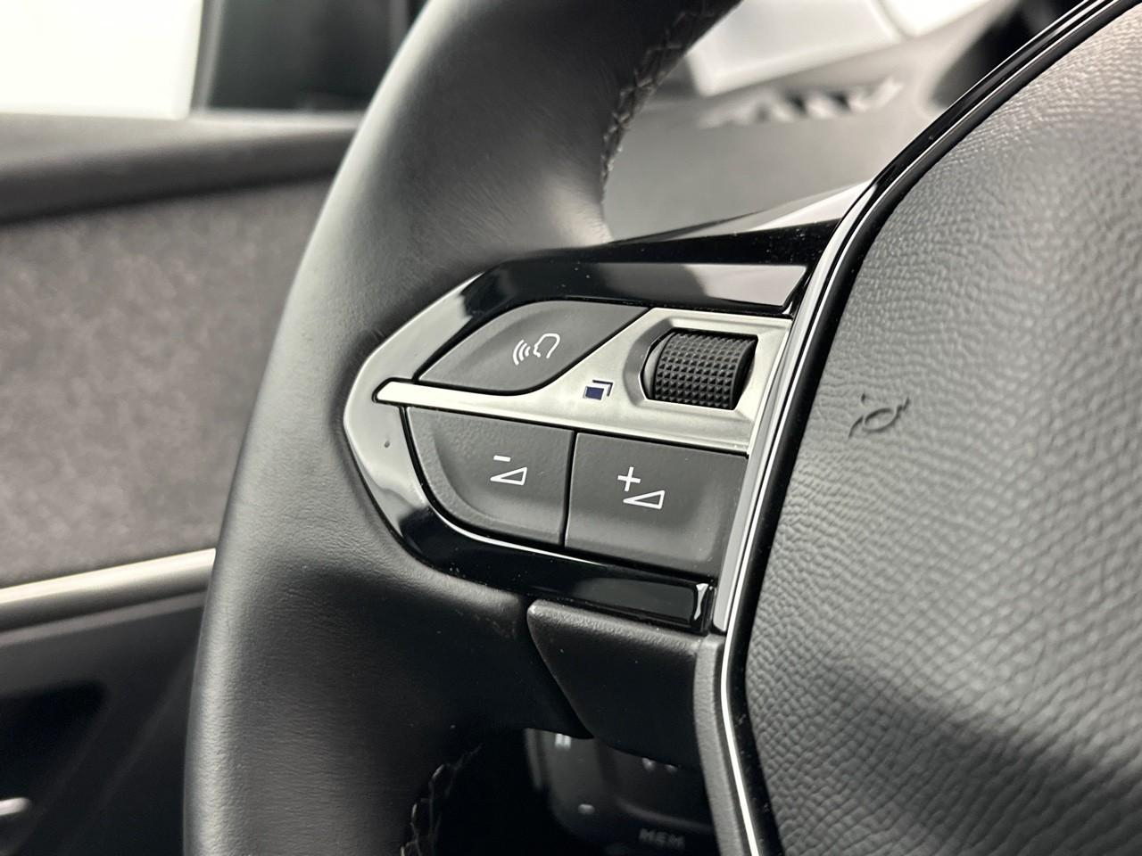 Peugeot 3008 puretech 130ch s&s eat8 allure pack — photo 18