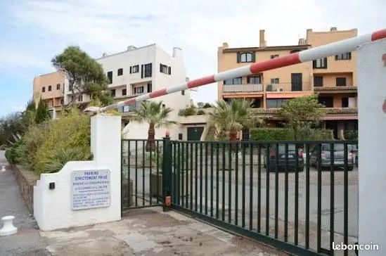 Loue emplacement de parking intérieur Marines de Cogolin