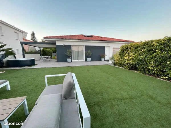 Gerzat - Pavillon familial 108 m², 4 chambres, suite parentale, DPE C, extérieurs aménagés, proche L