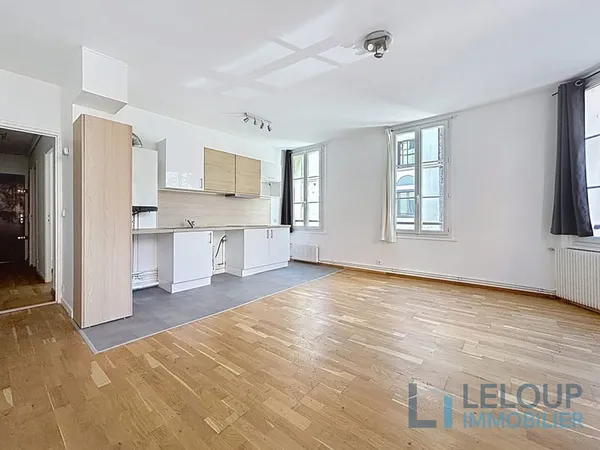 À LOUER - Appartement F2 rénové de 49 m² - ROUEN, rue du Renard