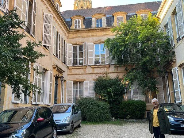 Appartement 105m2 (combles aménageables) - Hotel particulier Metz Centre