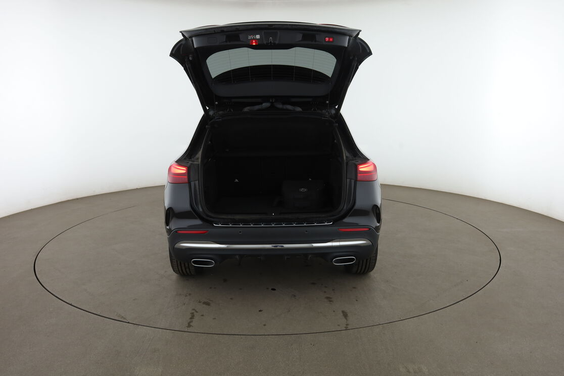 Mercedes-Benz GLA 250 e AMG Line 8G-DCT — photo 15