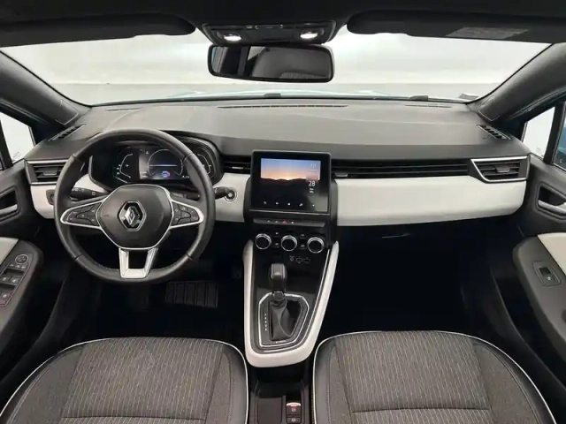 Renault Clio e-tech 140 - 21n — photo 67