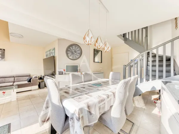Maison Emerainville 5 pièce(s) 80.2 m2
