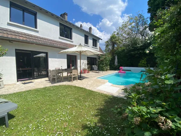 Vends maison 201m² jardin piscine au calme absolu