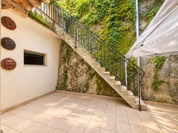 Appartement 2 pièces 81 m²