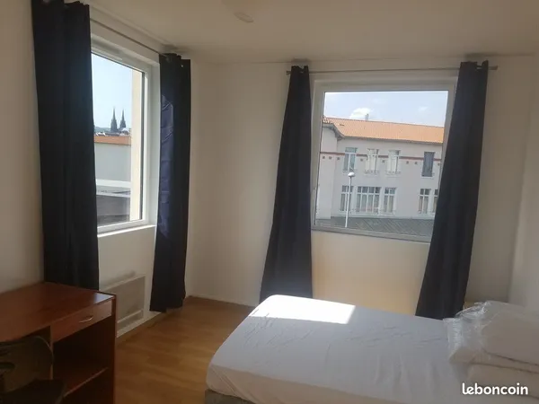Chambre meublée dans colocation