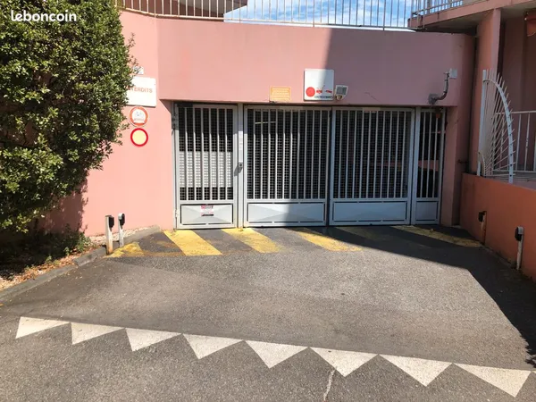 Stationnement Vente Grasse 63€