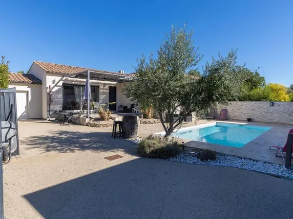 Maison de plain-pied 4 pièces 95 m²