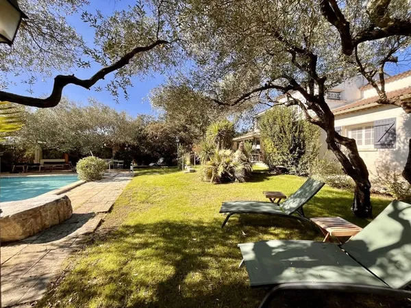 Fons - Proche Nimes - Maison - 5 Chambres + Studio - Piscine - J