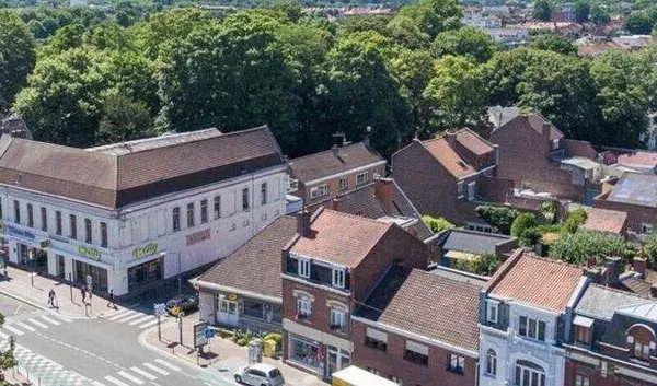 Local commercial 190 m²