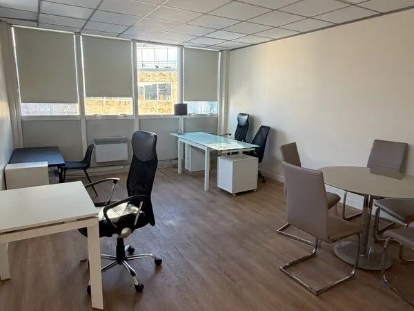 Bureaux 50 m2 Levallois - Climatisé - Parking