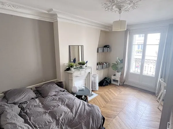 Loue chambre en colocation dans appartement