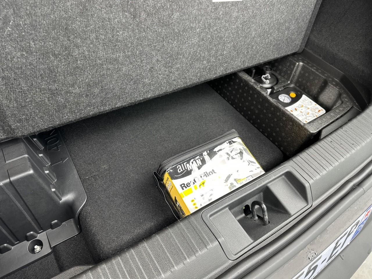 Renault Captur e-tech plug-in 160 intens — photo 40