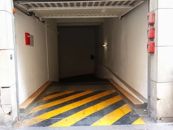 Emplacement de parking 10m2 75020 0644806373
