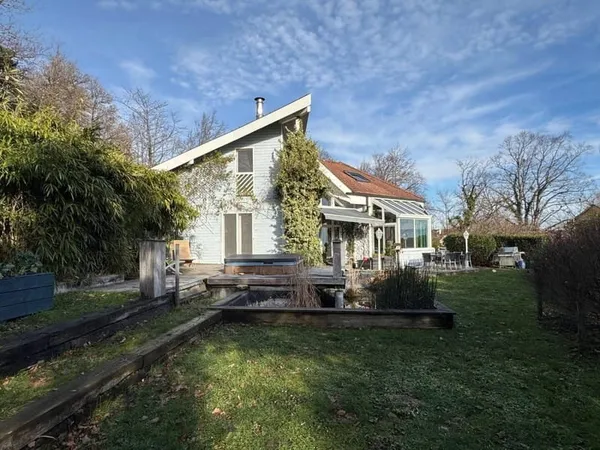 Maison 6 pièces 230 m²