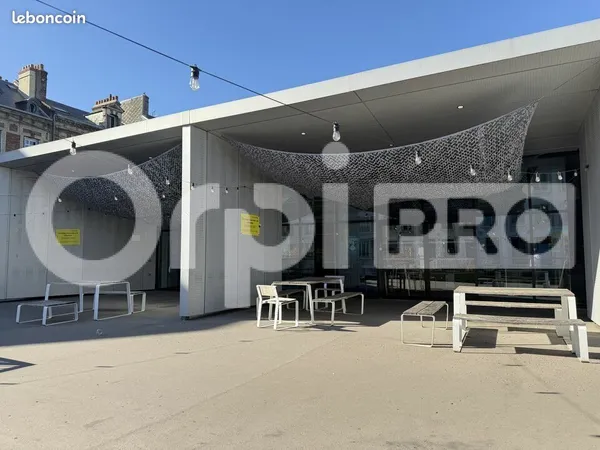 Local commercial 295 m²