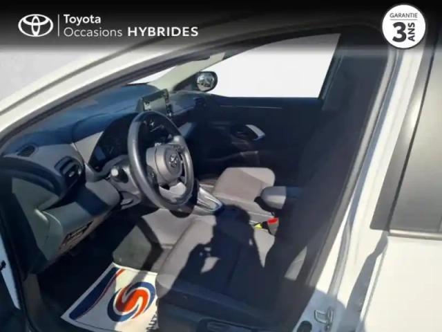 Toyota Yaris 116h dynamic 5p my22 — photo 3