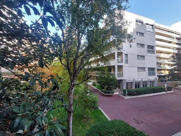 PARIS 15 - CAMBRONNE - 2 PIECES MEUBLE 40M²