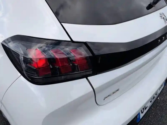 Peugeot 208 puretech 100 s&amp;s bvm6 — photo 57