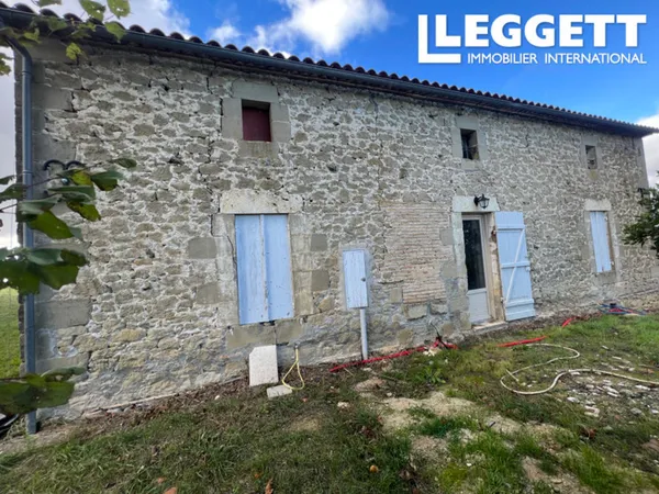 VUES ! Beau projet de rénovation à finaliser, en bordure d?un village et proche de la bastide d?Eyme